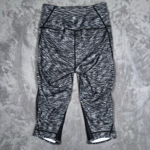 Lululemon Inspire Crop II Black White Space Dye Capri Leggings Size 4 - Picture 3 of 5